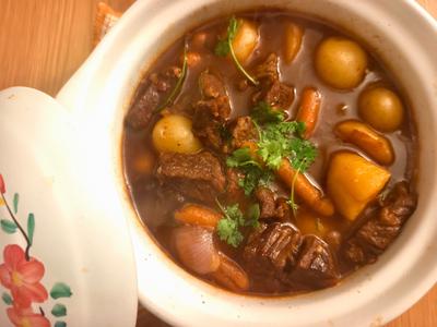 红烧牛肉 prepared at home