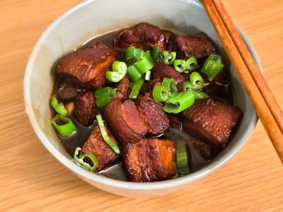红烧肉 prepared at home